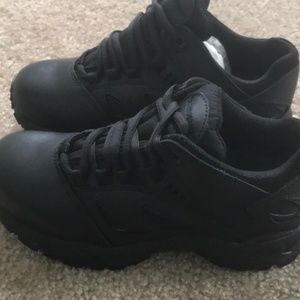 CONVERSE BLACK LEATHER SNEAKERS/Work Shoes